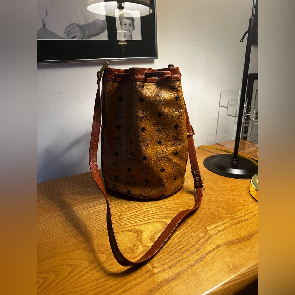 MCM Cognac & Orange Large Tall Bucket Bag w/Lock & Key - Picture 4 of 11